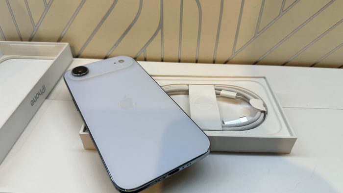 Apple iPhone Air | 1TB | Sky Blue - Demo - Image 9