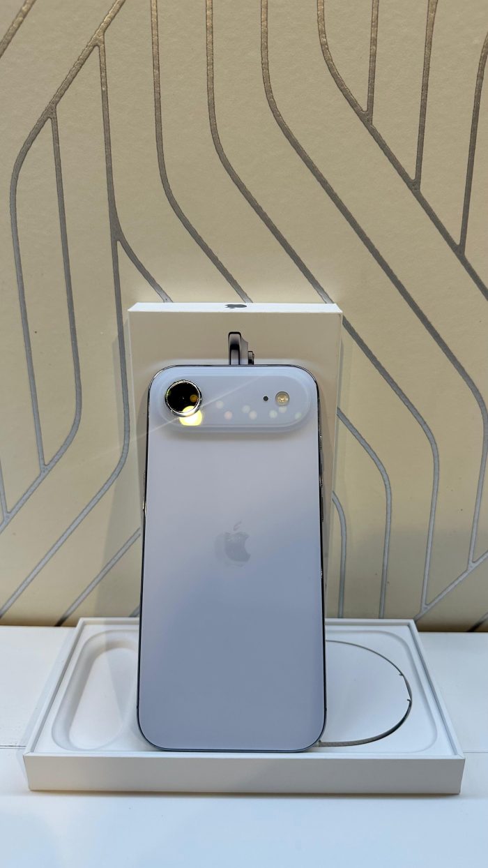 Apple iPhone Air | 1TB | Sky Blue - Demo - Image 12
