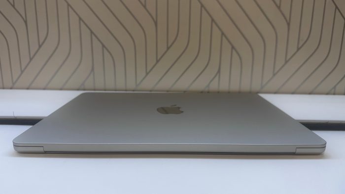 Apple MacBook Air 13.6-inch M3 | 8‑Core CPU and 10‑Core GPU | 16GB RAM | 512GB SSD | Starlight - Pre Owned - Image 7