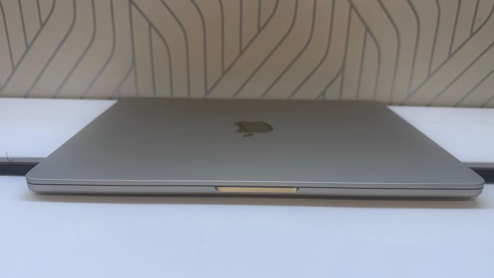 Apple MacBook Air 13.6-inch M3 | 8‑Core CPU and 10‑Core GPU | 16GB RAM | 512GB SSD | Starlight - Pre Owned - Image 9